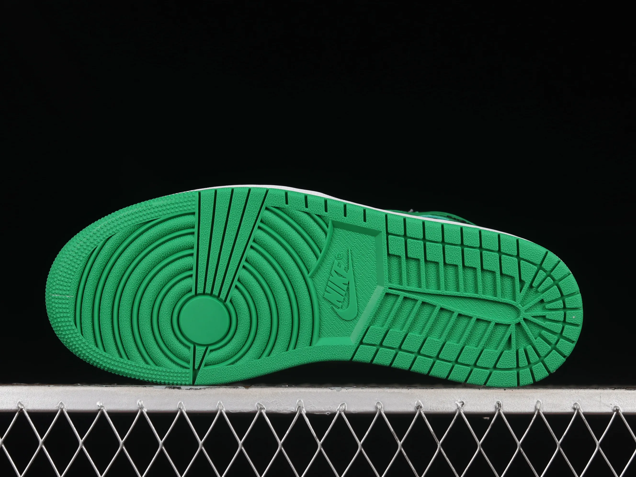 All categories Air Jordan Jordan series basketball shoes Air Jordan 1 High LJR version Air Jordan 1 High OG "Lucky Green" AJ1 Joe 1 Celtics Black Green Toe DZ5485-031